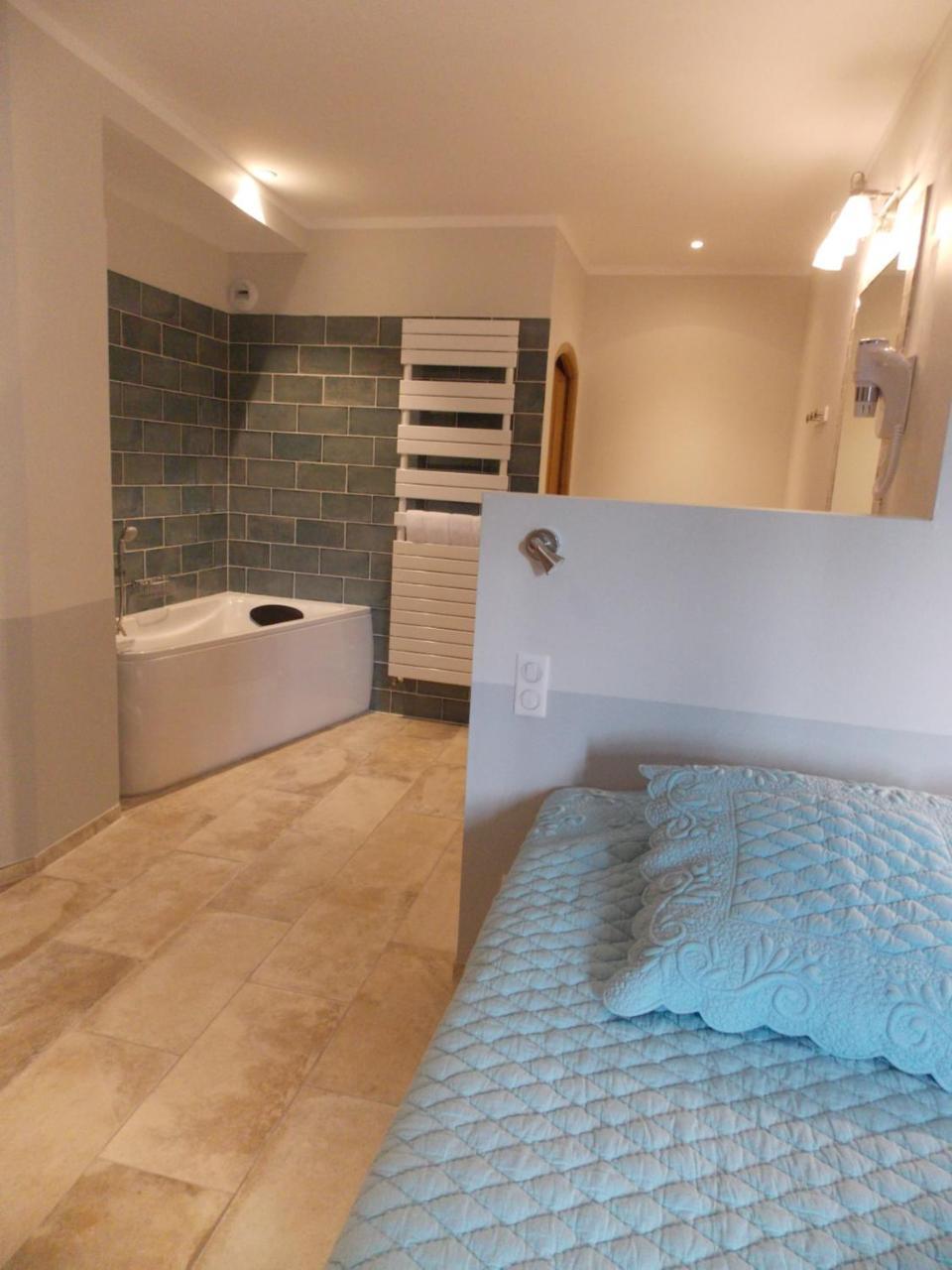 Au Relais Provencal Hotel Bagnols-en-Foret Luaran gambar